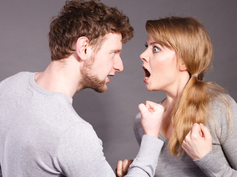 上海市婚姻外遇侦探：男人对女人撒谎和隐瞒说明什么